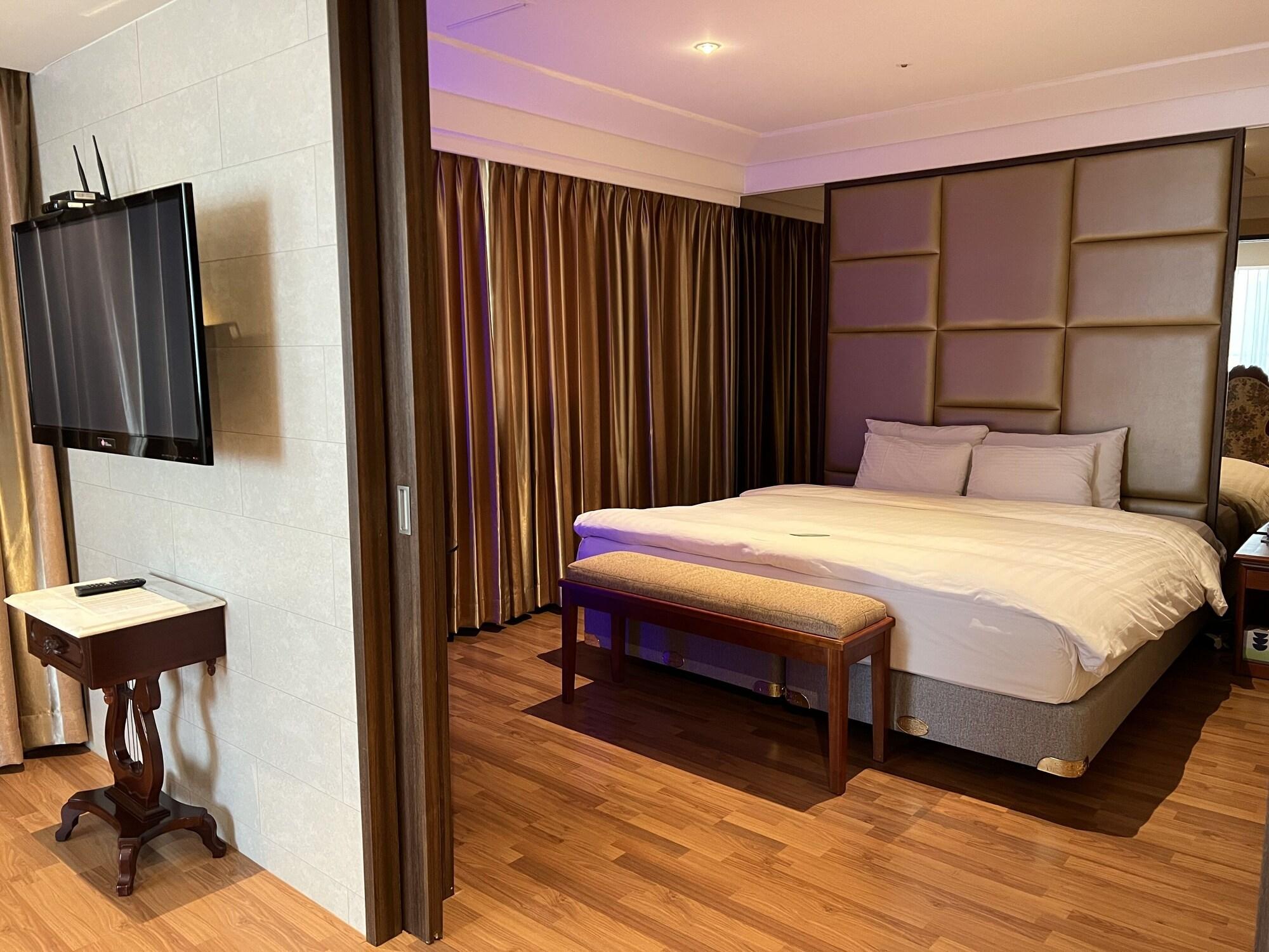 Hotel International Changwon Exterior photo