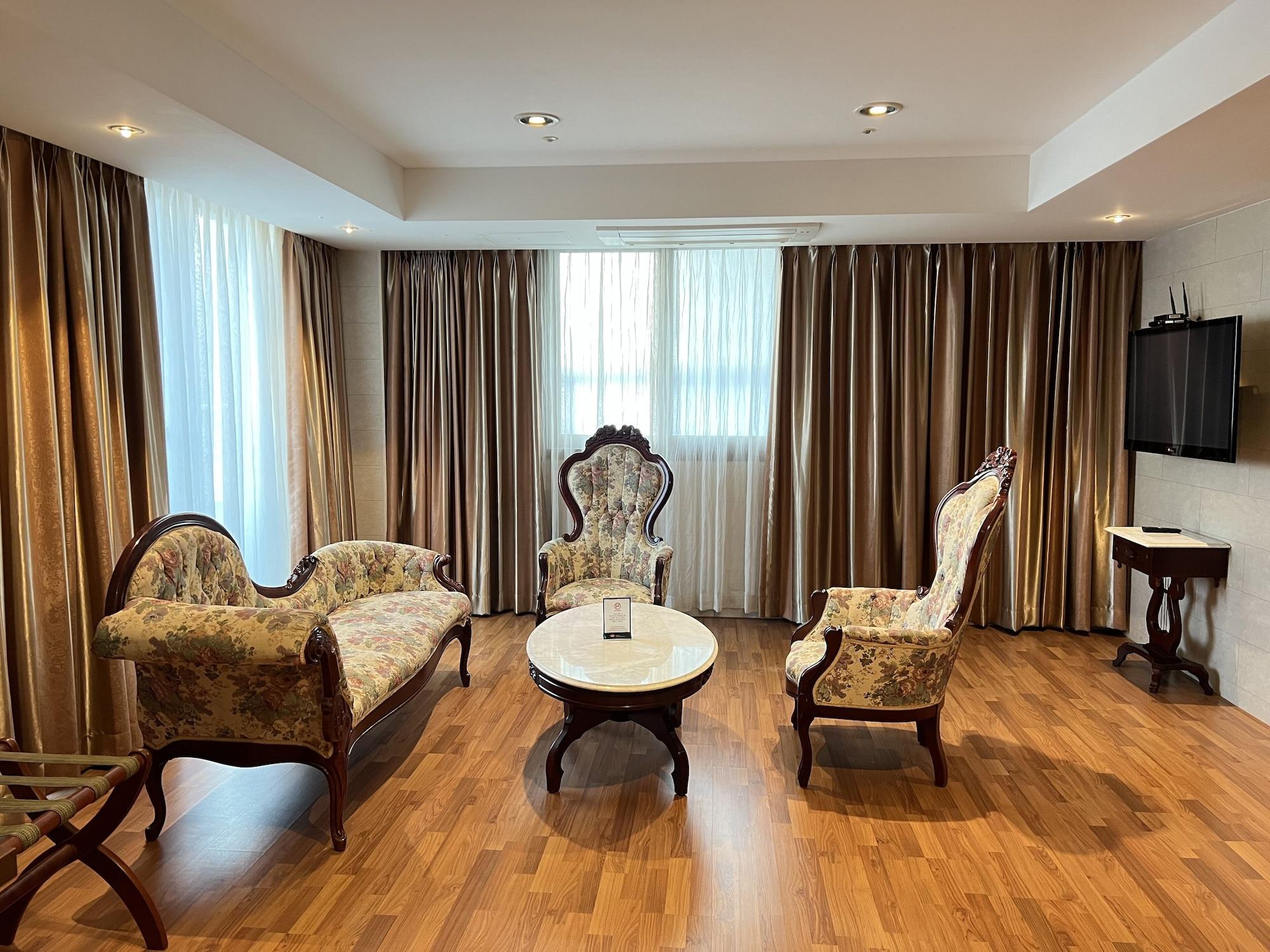 Hotel International Changwon Exterior photo