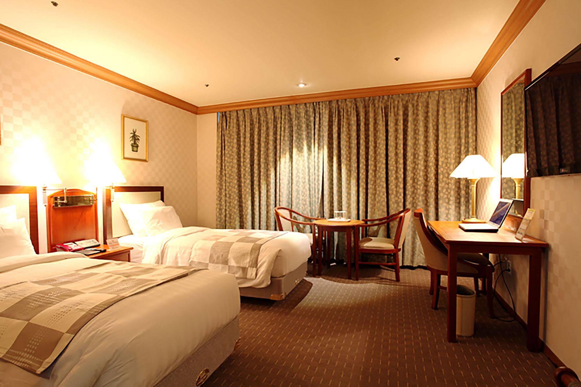 Hotel International Changwon Exterior photo