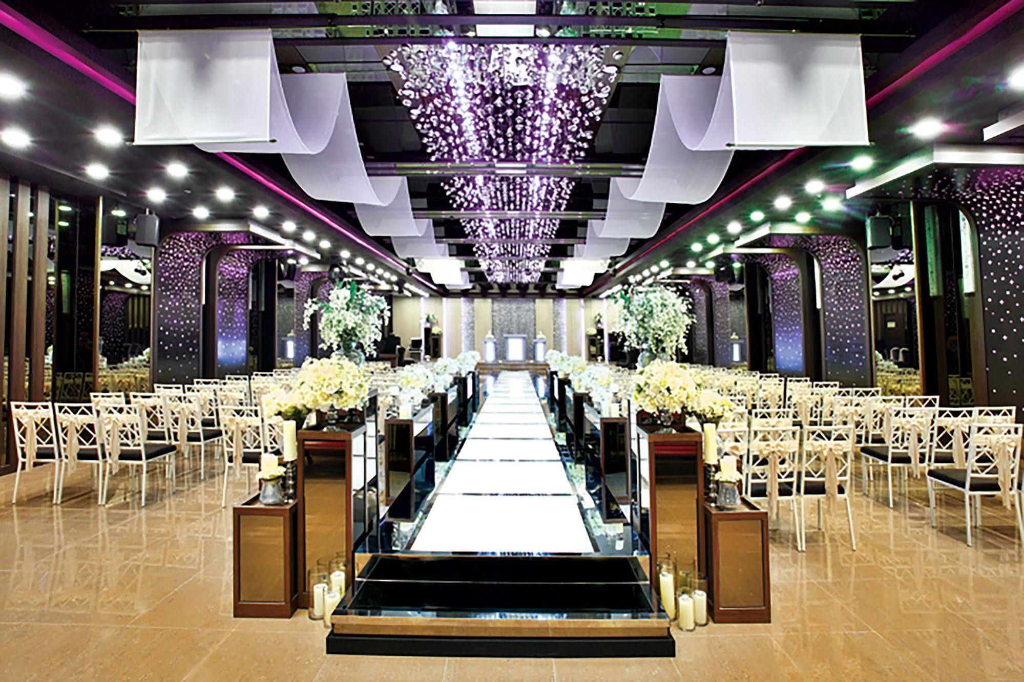 Hotel International Changwon Exterior photo